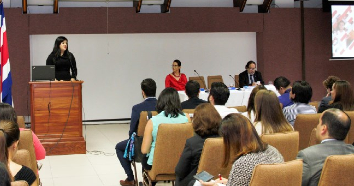 María del Pilar Garrido, Beverly Hernández Castro y Carlos Tamez